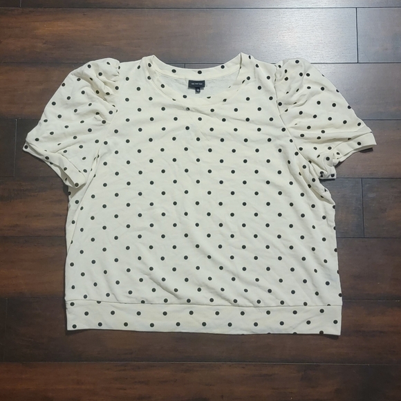 Who What Wear Black and White Polka Dot Short Sleeve Shirt - Picture 1 of 4